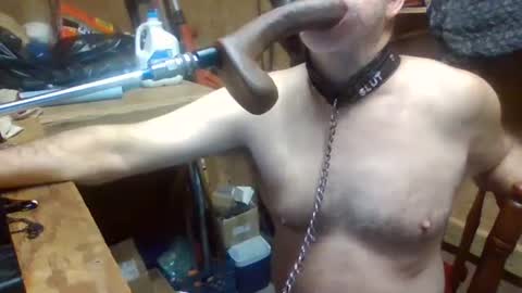 Snapshot of deepthroat227 chatting on 09.24.25 Deepthroat My Big Dildos online show from 09.24.25