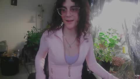 Snapshot of deeralxne chatting on 02.16.26 Alinochka online show from 02.16.26