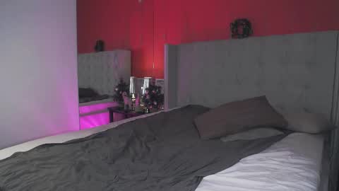 Snapshot of deficitt chatting on 12.22.24 deficitt online show from 12.22.24