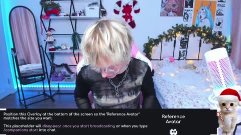 Snapshot of deficitt chatting on 01.02.25 deficitt online show from 01.02.25