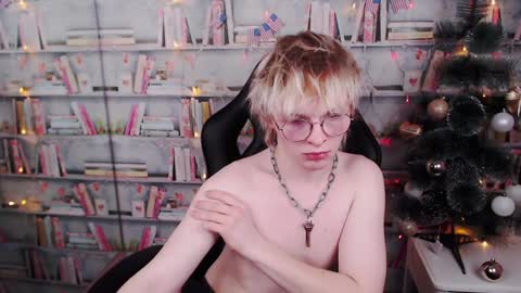 Snapshot of deficitt chatting on 01.09.25 deficitt online show from 01.09.25