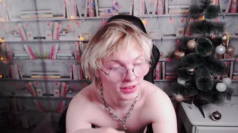 Snapshot of deficitt chatting on 01.09.25 deficitt online show from 01.09.25