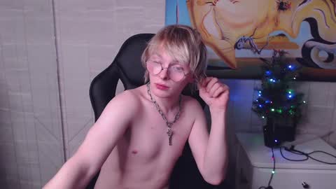 Snapshot of deficitt chatting on 01.12.25 deficitt online show from 01.12.25