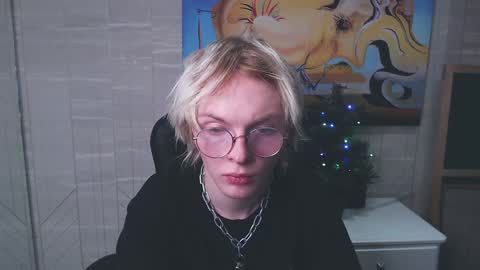 Snapshot of deficitt chatting on 01.12.25 deficitt online show from 01.12.25