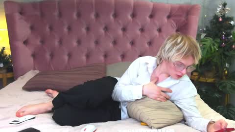 Snapshot of deficitt chatting on 01.15.25 deficitt online show from 01.15.25