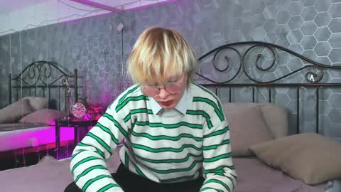 Snapshot of deficitt chatting on 01.23.25 deficitt online show from 01.23.25