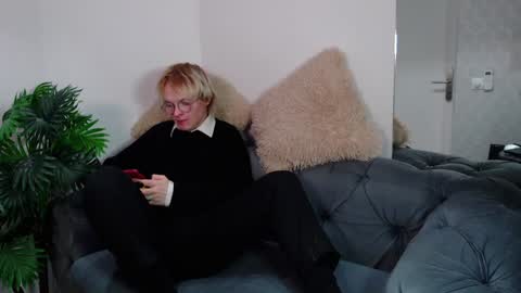 Snapshot of deficitt chatting on 01.26.25 deficitt online show from 01.26.25