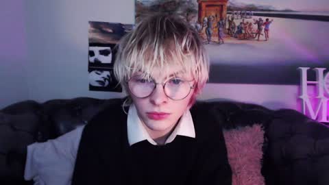 Snapshot of deficitt chatting on 01.28.25 deficitt online show from 01.28.25