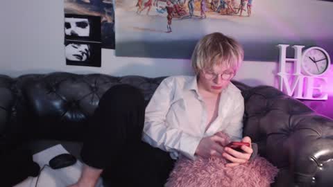 Snapshot of deficitt chatting on 01.29.25 deficitt online show from 01.29.25