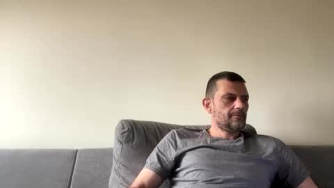 Snapshot of defloy chatting on 11.15.25 Defloy online show from 11.15.25