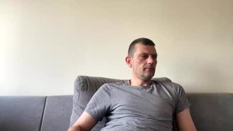 Snapshot of defloy chatting on 11.16.25 Defloy online show from 11.16.25