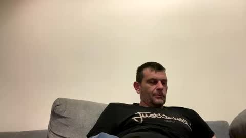 Snapshot of defloy chatting on 12.01.25 Defloy online show from 12.01.25