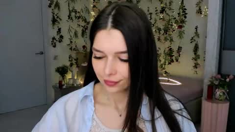 Snapshot of degreeofsincerity chatting on 05.19.26 DegreeOfSincerity online show from 05.19.26