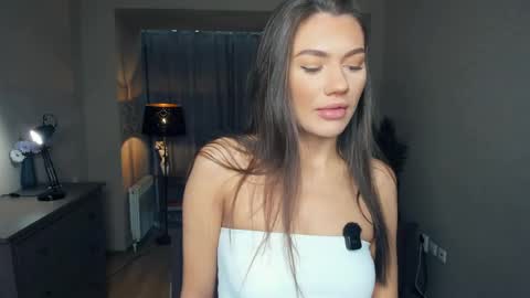 Laura online show from 05.10.26