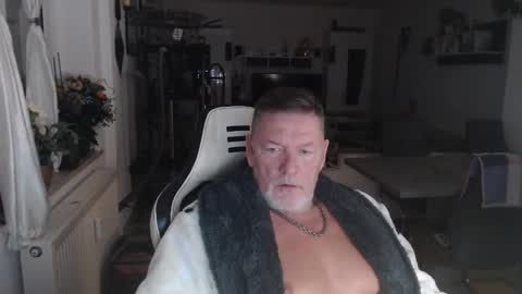 deinprinz2312 online show from 10.01.25