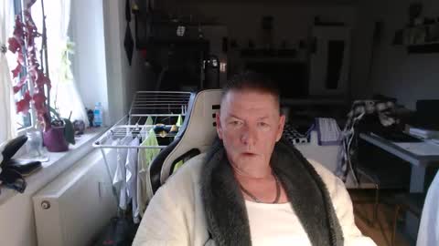 Snapshot of deinprinz2312 chatting on 03.17.26 deinprinz2312 online show from 03.17.26