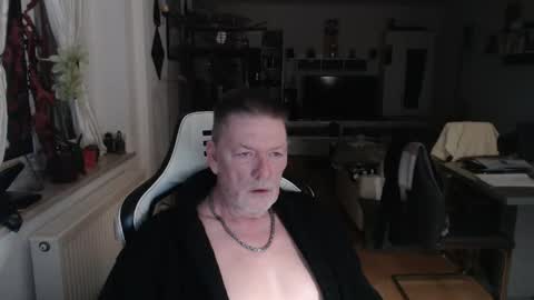 Snapshot of deinprinz2312 chatting on 03.23.26 deinprinz2312 online show from 03.23.26