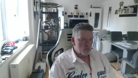 Snapshot of deinprinz2312 chatting on 04.14.26 deinprinz2312 online show from 04.14.26