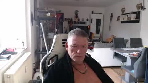 Snapshot of deinprinz2312 chatting on 06.15.26 deinprinz2312 online show from 06.15.26
