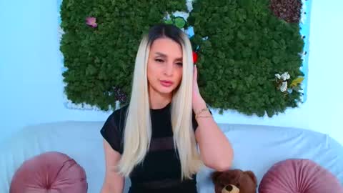 deliciaalove online show from 11.17.25