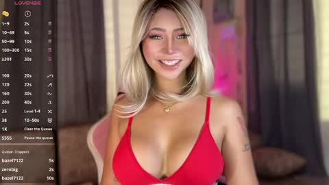 Snapshot of deliciousfaye chatting on 04.25.26 Hello your loving faye 3 online show from 04.25.26