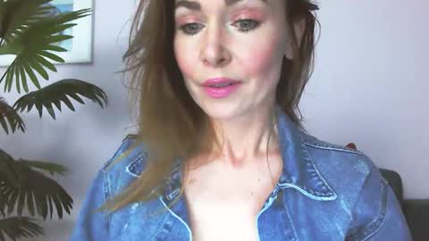 delilah_sweet online show from 05.25.26