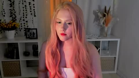 Delilah or Laila online show from 04.25.26