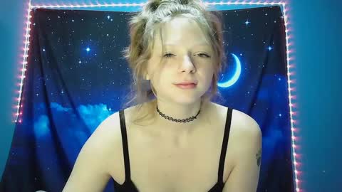 Snapshot of delilalove3412 chatting on 02.19.25 DelilaLove3412 online show from 02.19.25