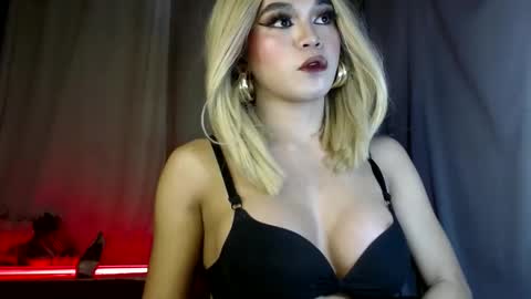 Snapshot of deliouscum chatting on 03.09.25 Margie online show from 03.09.25