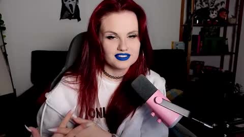 dellacrush_ online show from 12.01.25