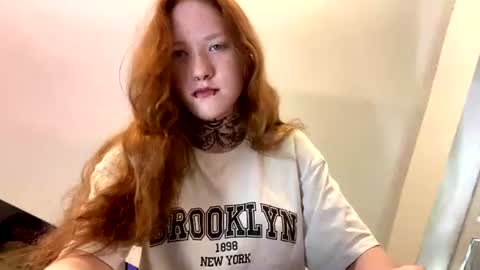 Snapshot of dellastraley chatting on 07.24.26 Aneka online show from 07.24.26