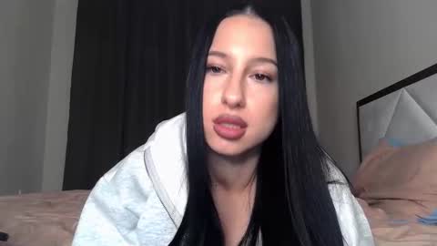 Snapshot of delly_love chatting on 10.05.25 delly_love online show from 10.05.25