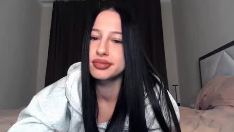 Snapshot of delly_love chatting on 10.05.25 delly_love online show from 10.05.25