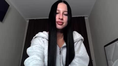 Snapshot of delly_love chatting on 10.13.25 delly_love online show from 10.13.25