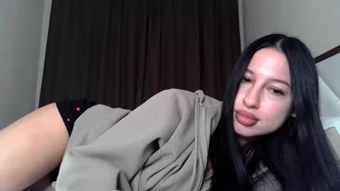 Snapshot of delly_love chatting on 10.14.25 delly_love online show from 10.14.25