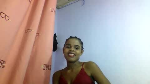 Snapshot of delphineee chatting on 04.01.26 delphine online show from 04.01.26