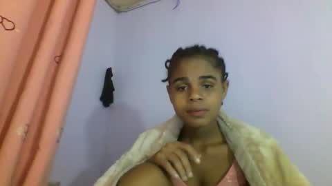 Snapshot of delphineee chatting on 04.02.26 delphine online show from 04.02.26