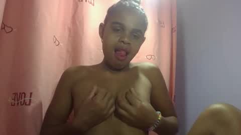 Snapshot of delphineee chatting on 04.11.26 delphine online show from 04.11.26