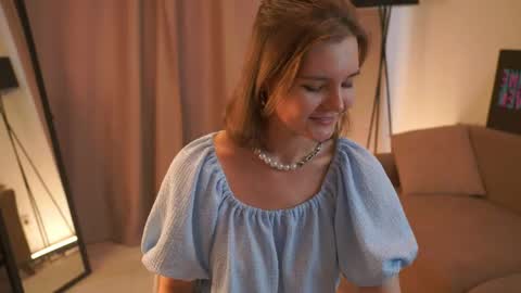 Hi my name is Sari nice to see you in my Room online show from 06.02.26