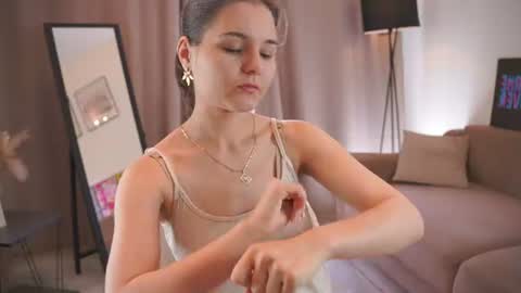 Hi my name is Sari nice to see you in my Room online show from 07.16.26