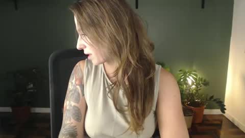Snapshot of demmetria chatting on 03.11.26 demmetria online show from 03.11.26