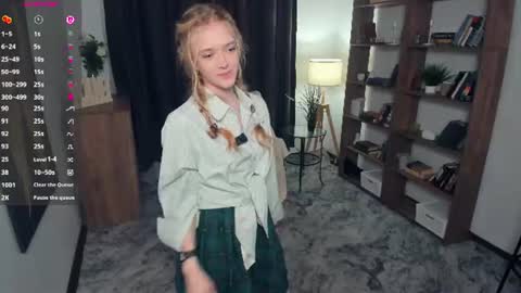 Snapshot of dennabetters chatting on 07.18.26 Denna online show from 07.18.26