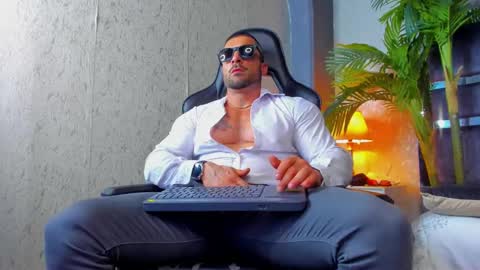 dennis_cox_ online show from 02.19.25