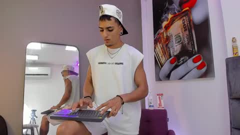 Dennis Kinsey online show from 04.04.26