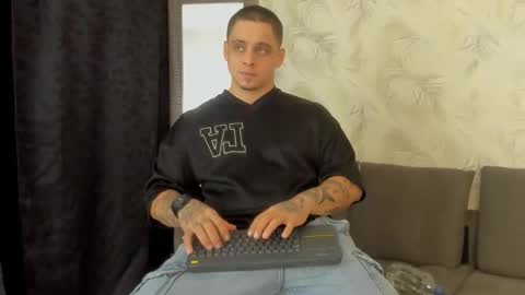 dennis munera online show from 01.12.25