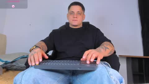 dennis munera online show from 10.08.25