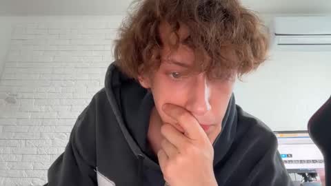 Snapshot of denobluora chatting on 09.20.25 Jasper   online show from 09.20.25