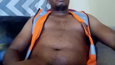 Snapshot of dentzo chatting on 12.02.24 mastER blACK online show from 12.02.24