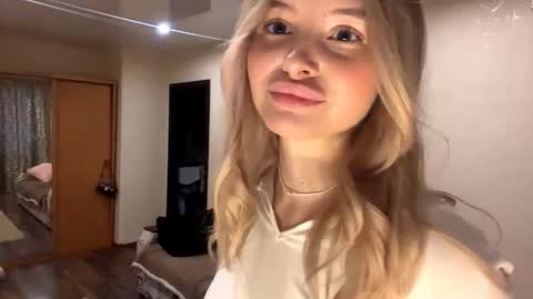 Vi  Victoria online show from 10.24.25