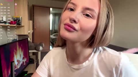 Vi  Victoria online show from 11.22.25